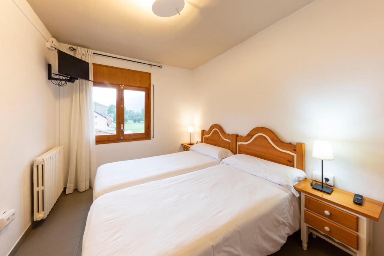 Hostal Trainera Esterri d'Àneu Kültér fotó