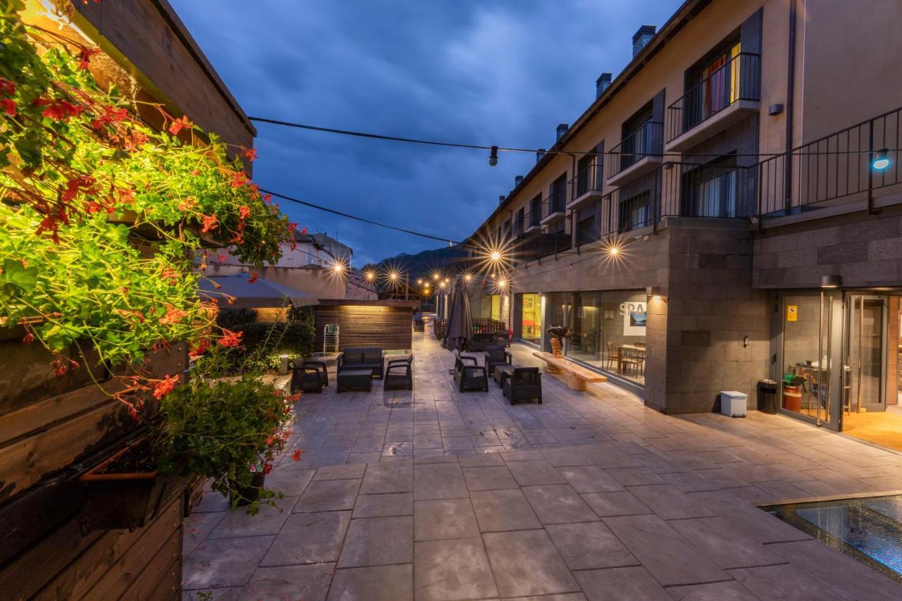 Hostal Trainera Esterri d'Àneu Kültér fotó