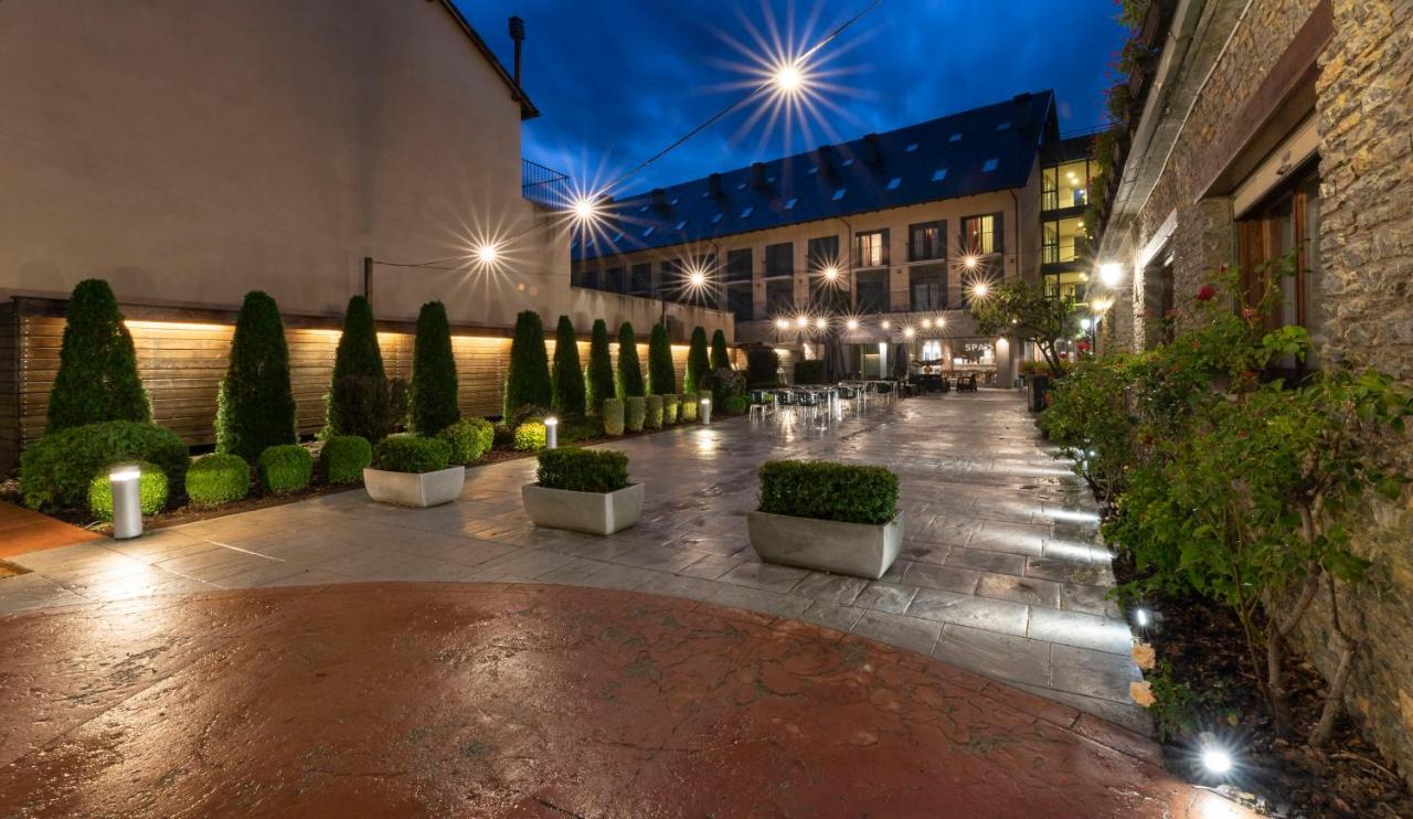 Hostal Trainera Esterri d'Àneu Kültér fotó
