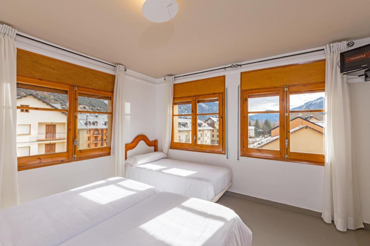 Hostal Trainera Esterri d'Àneu Kültér fotó
