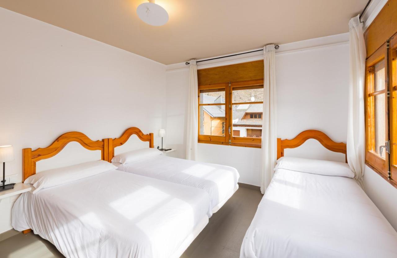 Hostal Trainera Esterri d'Àneu Kültér fotó